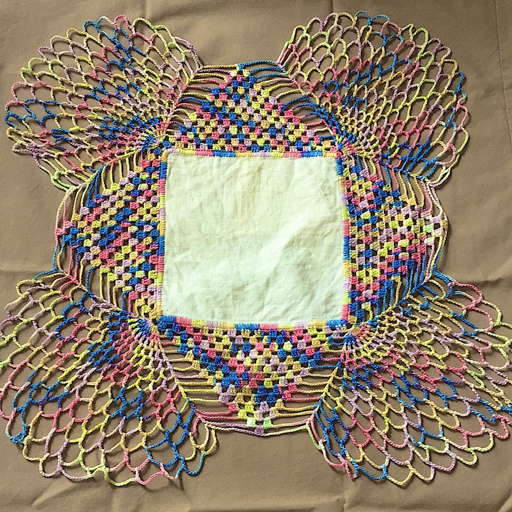 Vintage Hand tatted lace topper